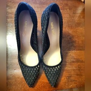 Nine West  Tatiana point toe  Metallic mesh stiletto Dusty black size 6.5